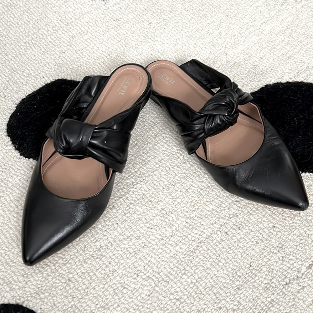 Lewit Cara Black Leather Knotted Mules